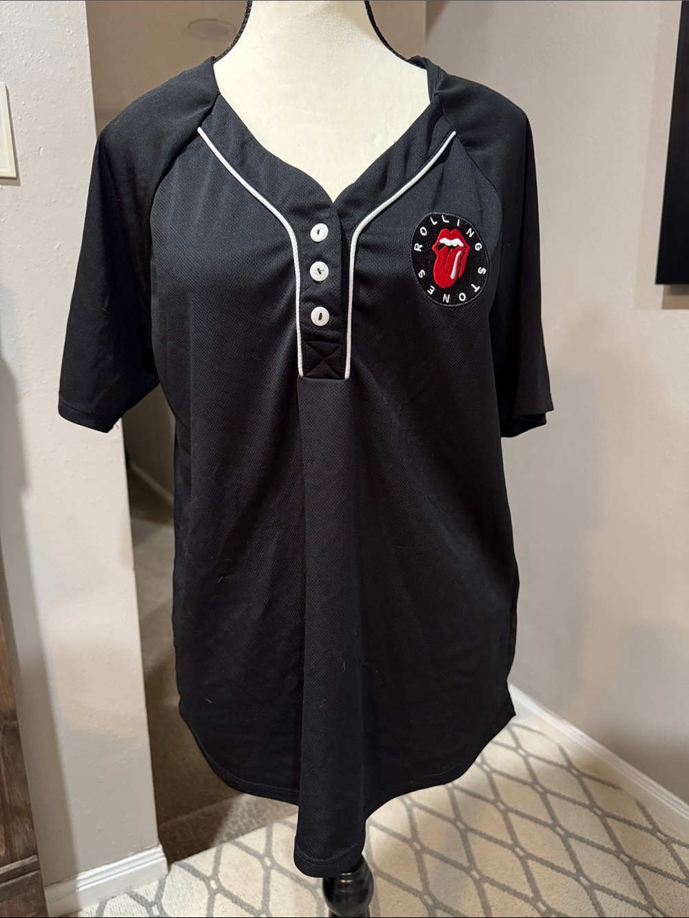 Forever 21 Black Short-Sleeve Henley with Red Graphic